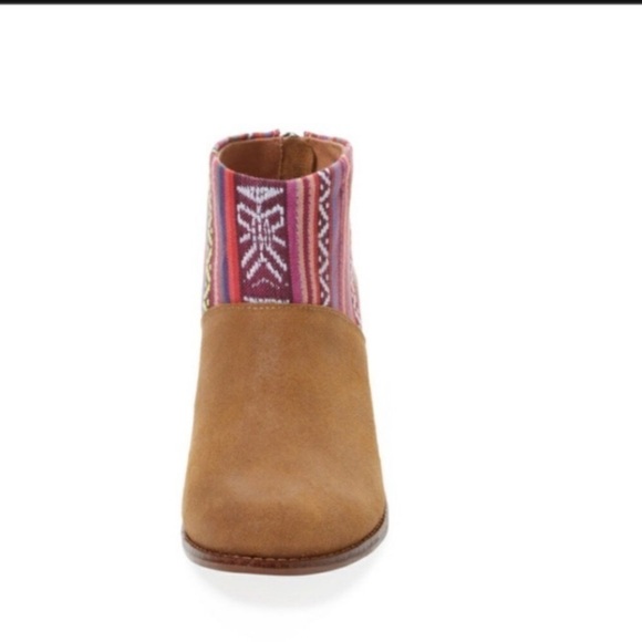 Toms Leila Ankle boot, tan, Aztec print, suede, western, 5.5 - Picture 5 of 8